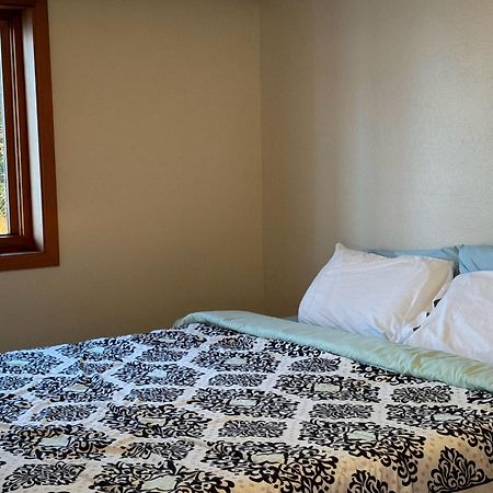 Amazing Oceanview 2 Bedroom Oceanfront! By Oceanviewhottubs Shelter Cove, Ca Tesla Ev Station Екстериор снимка