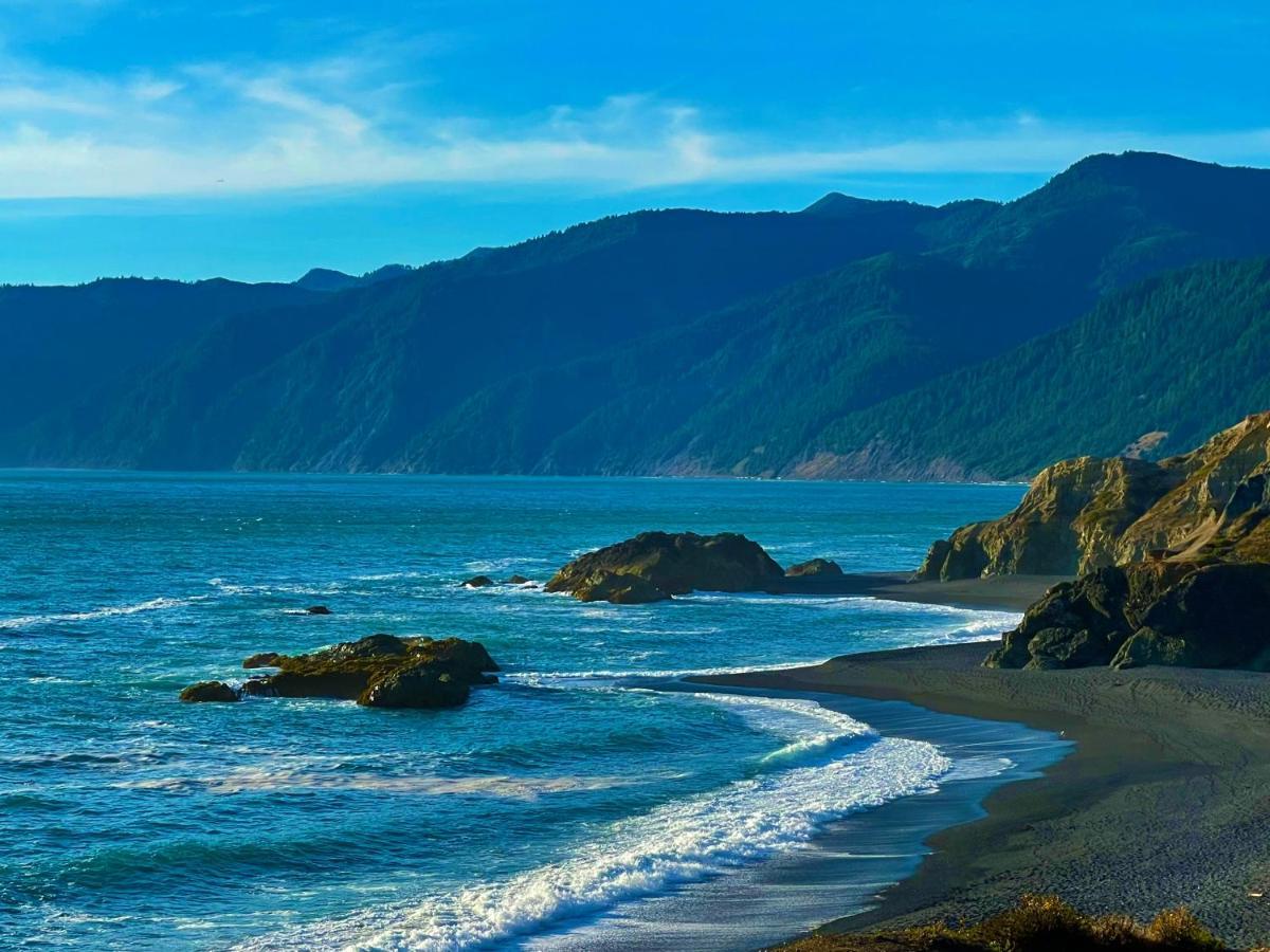 Amazing Oceanview 2 Bedroom Oceanfront! By Oceanviewhottubs Shelter Cove, Ca Tesla Ev Station Екстериор снимка
