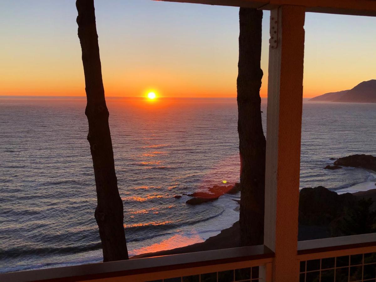 Amazing Oceanview 2 Bedroom Oceanfront! By Oceanviewhottubs Shelter Cove, Ca Tesla Ev Station Екстериор снимка