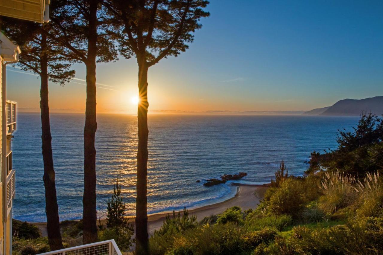 Amazing Oceanview 2 Bedroom Oceanfront! By Oceanviewhottubs Shelter Cove, Ca Tesla Ev Station Екстериор снимка