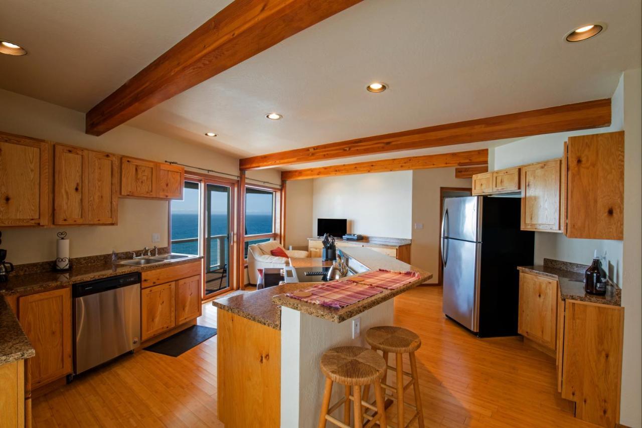 Amazing Oceanview 2 Bedroom Oceanfront! By Oceanviewhottubs Shelter Cove, Ca Tesla Ev Station Екстериор снимка