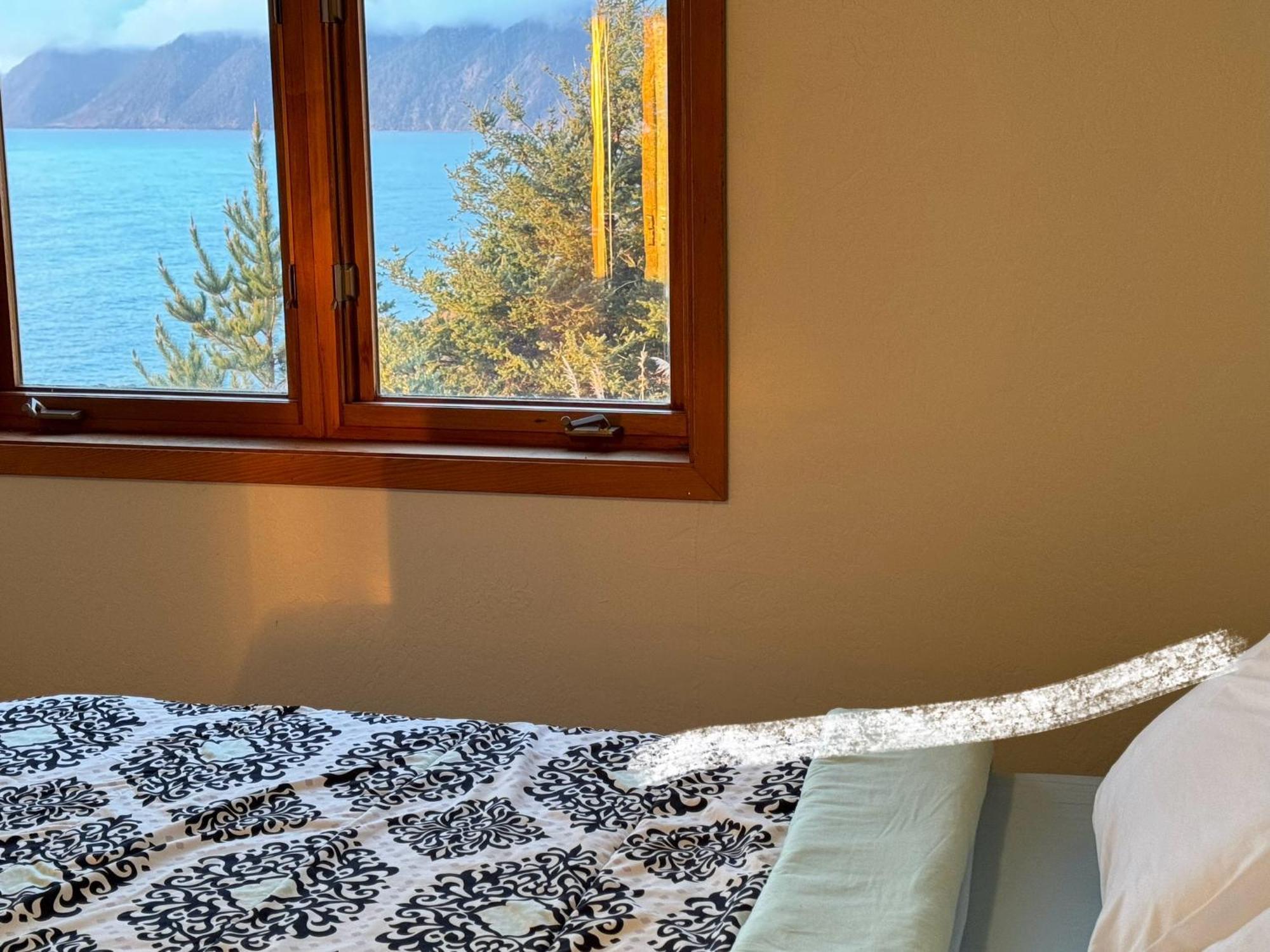 Amazing Oceanview 2 Bedroom Oceanfront! By Oceanviewhottubs Shelter Cove, Ca Tesla Ev Station Екстериор снимка